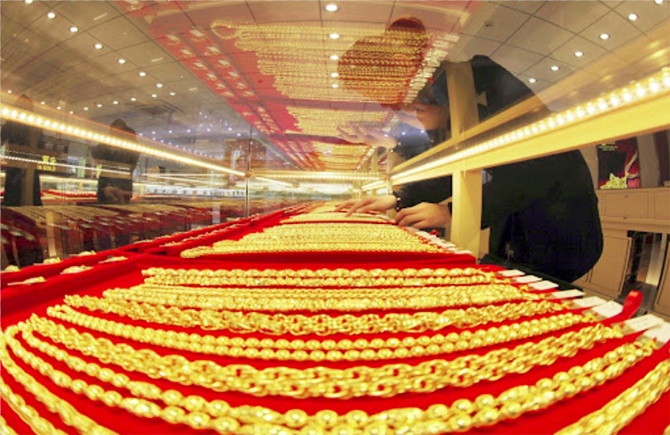 Giá vàng hôm nay 23/9: Vàng 9999 biến động theo giá thế giới