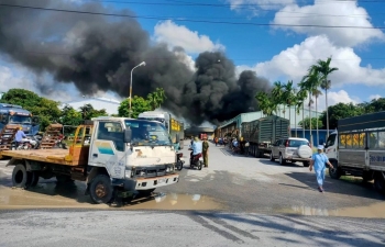 Hải Phòng: Cháy dữ dội tại một kho hàng gần khu dân cư huyện An Dương