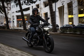 Moto Guzzi V7 - Phiên bản V7 hoàn toàn mới sau nhiều năm tạo được thành công lớn