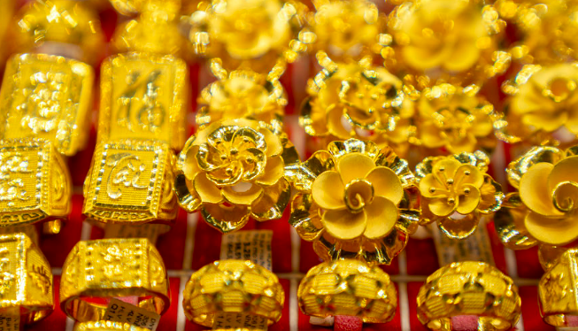 Giá vàng hôm nay 5/12: Giá vàng 9999 trong nước giảm mạnh