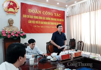 Thứ trưởng Nguyễn Sinh Nhật Tân làm việc với Cần Thơ về thực hiện các Chương trình mục tiêu quốc gia