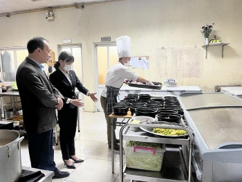 Quảng Ninh: 915 cơ sở bị xử phạt do vi phạm an toàn thực phẩm trong quý I/2023