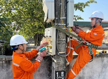 EVNNPC: Đảm bảo cấp điện mùa nắng nóng 2023