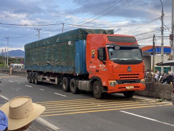 Khánh Hòa: Tai nạn giữa xe tải và xe đạp, 2 người tử vong tại chỗ