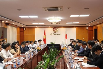 Thứ trưởng Nguyễn Sinh Nhật Tân tiếp đoàn Thống đốc tỉnh Wakayama, Nhật Bản