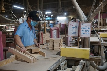 Doanh nghiệp gỗ tăng quảng bá, tham gia triển lãm để tìm kiếm khách hàng