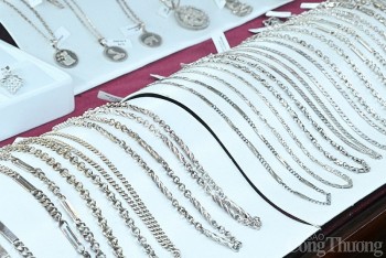 Giá vàng hôm nay 20/8/2023: Giá vàng 9999, SJC cao hơn giá vàng thế giới 13,421 triệu đồng/lượng