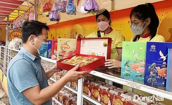 Hướng dẫn cách lựa chọn và sử dụng bánh trung thu an toàn