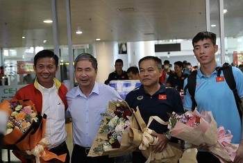 U23 Việt Nam về nước, người hâm mộ chào đón nhà vô địch U23 Đông Nam Á 2023