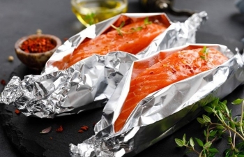 Sử dụng giấy bạc trong chế biến thực phẩm thế nào cho đúng cách?