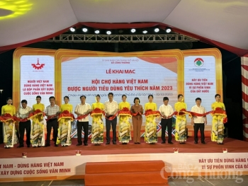 Khai mạc Hội chợ hàng Việt Nam được người tiêu dùng yêu thích 2023