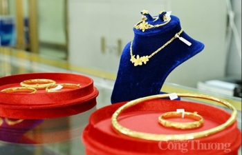 Giá vàng chiều nay 27/11/2023: Giá vàng bất ngờ đảo chiều giảm