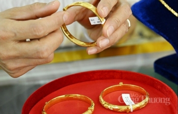 Giá vàng chiều nay 21/5/2024: Vàng SJC “quay xe” giảm nhẹ 300.000 đồng mỗi lượng