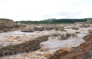 Bạn đọc quan tâm 24h: Vỡ tường đập thủy điện Ia Glae 2; độc lạ cuộc thi 