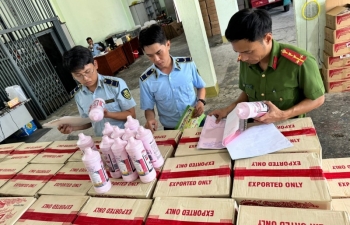 Phú Yên: Phát hiện 1.100 chai nước tẩy bồn cầu giả nhãn hiệu Okay