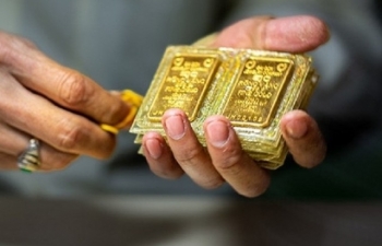 Giá vàng đảo chiều quay đầu giảm sâu