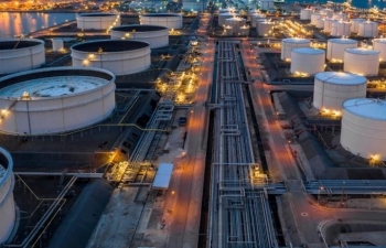 Công suất lọc dầu sơ cấp ngoại tuyến của Mỹ giảm trong tuần 20-27/10