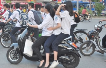 Nam Định: Nghiêm cấm học sinh trên địa bàn thành phố đi xe máy điện đến trường