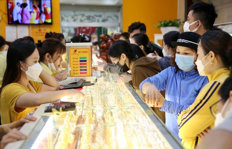 Giá vàng giảm tốc, nhà đầu tư tháo chạy khỏi thị trường