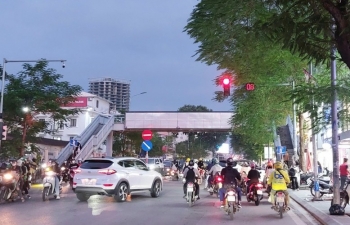 Ngày mai miền Bắc đón không khí lạnh, vùng núi trời rét
