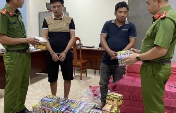 Bắt đối tượng vận chuyển 500kg pháo nổ tại Đắk Lắk