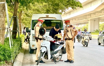 Hà Nội: Xử lý 252 trường hợp vi phạm giao thông trong ngày 15/11