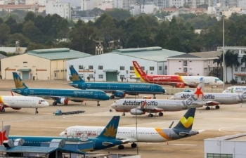 Ghế trống còn nhiều, vì sao giá vé máy bay dịp Tết vẫn cao ngất?