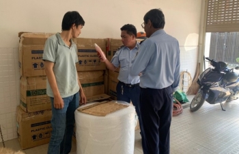 TP. Hồ Chí Minh: Xử phạt cơ sở kinh doanh không có đăng ký và buộc tiêu hủy hàng hóa nhập lậu