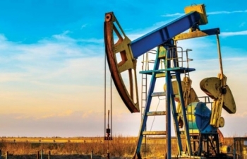 Dầu thế giới giảm giá không ngừng, đâu là lý do?