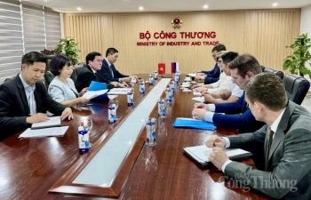 Thứ trưởng Bộ Công Thương Nguyễn Sinh Nhật Tân làm việc với Đoàn công tác Cộng hòa Buryatia