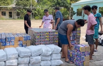 Long An: Bắt giữ xe tải chở hơn 1,3 tấn pháo nổ