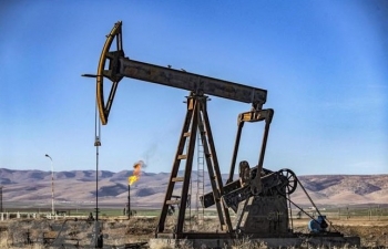 Giá dầu có thể giảm do áp lực bán chốt lời cuối tuần