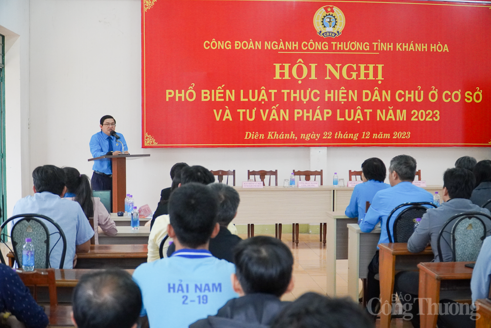 Khánh Hòa: Tư vấn pháp luật cho công nhân lao động