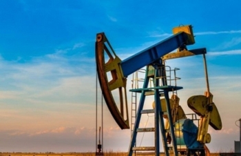 Giá dầu có thể giảm về 72 USD trước tình trạng dư cung và cầu yếu