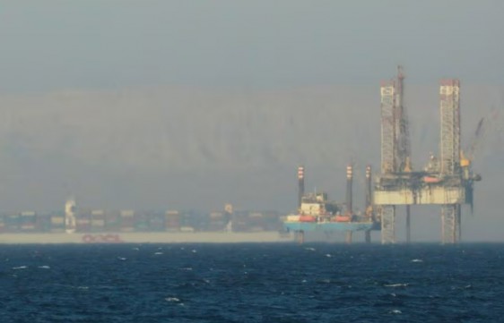 Giá dầu thế giới ngày 2/1 biến động trái chiều