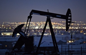 Giá dầu thô hồi phục nhẹ trong phiên sáng nay