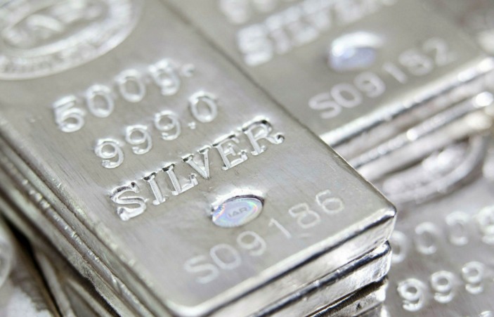 Giá dầu lên cao nhất 2 tháng trước rủi ro nguồn cung và tăng trưởng Mỹ