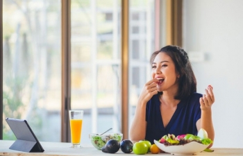 Ăn thực phẩm nào để chống đầy bụng ngày Tết?
