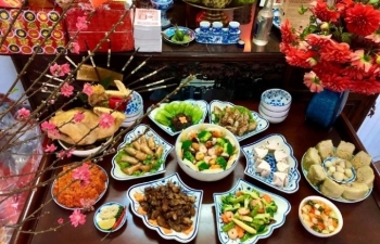 Văn khấn mùng 1 Tết Giáp Thìn 2024 đầy đủ, chính xác nhất