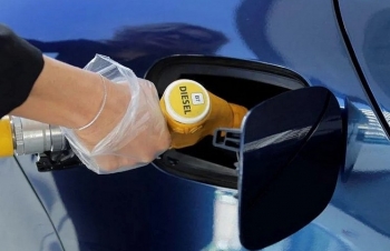 Lo ngại nguồn cung toàn cầu thắt chặt đẩy giá dầu bật tăng 1%