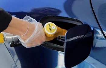 Căng thẳng địa chính trị leo thang, giá dầu bật tăng mạnh mẽ