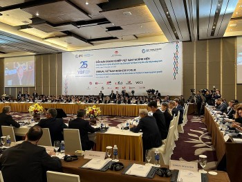 Khai mạc Diễn đàn Doanh nghiệp Việt Nam thường niên