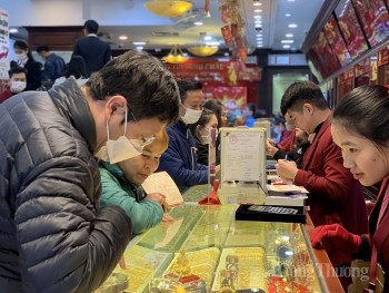 Giá vàng tăng đồng loạt, nhà đầu tư 