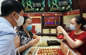 Giá vàng biến động liên tục, nhà đầu tư có nên mua vàng 