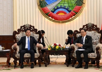 Bộ trưởng Nguyễn Hồng Diên tiếp kiến Thủ tướng Chính phủ Lào Sonexay Siphandone