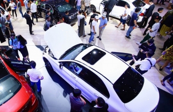 Thị trường ô tô bùng nổ, các hãng tiếp tục đẩy mạnh sản phẩm mới và khuyến mãi