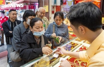 Giá vàng biến động mạnh, nhà đầu tư thận trọng trước sức nóng của vàng