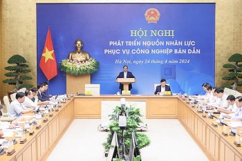 Mau lẹ đào tạo nguồn nhân lực phục vụ công nghiệp bán dẫn