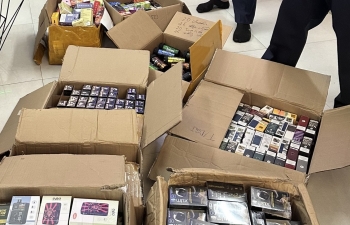 Khánh Hòa: Phát hiện 4 cơ sở kinh doanh hơn 2.100 sản phẩm thuốc lá điện tử nhập lậu