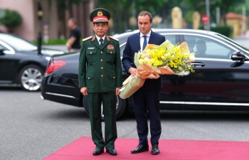Đại tướng Phan Văn Giang chủ trì lễ đón và hội đàm với Bộ trưởng Bộ Quân đội Pháp